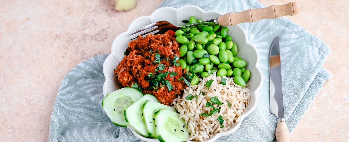 Rijst met edamame & tonijn in pittige saus